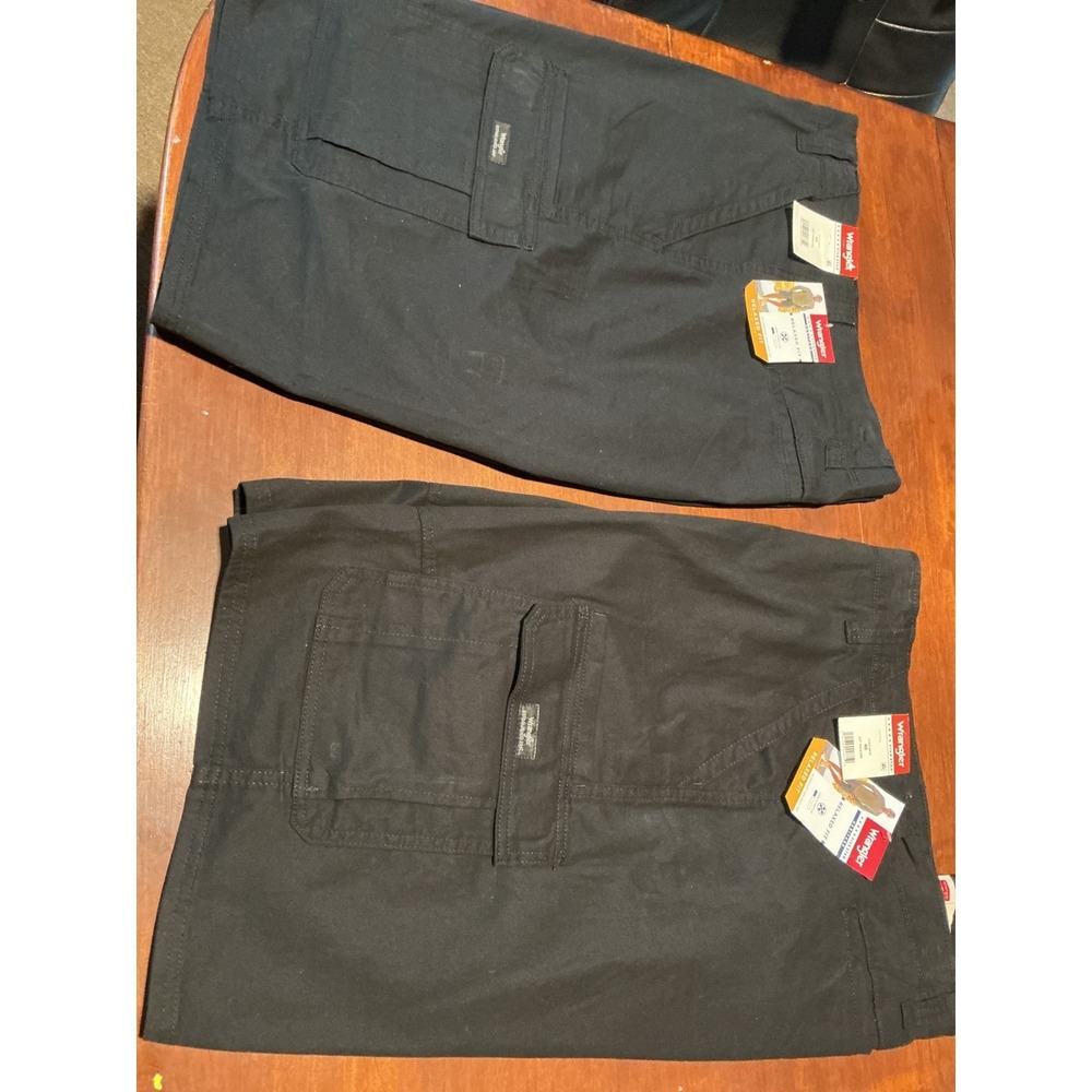 2 Wrangler Five Star Heritage Mens Relaxed Fit Cargo Shorts Black 46 112314939